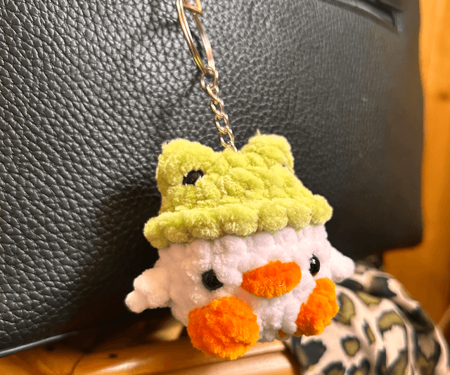 Porte-clés Oie Chapeau Grenouille 